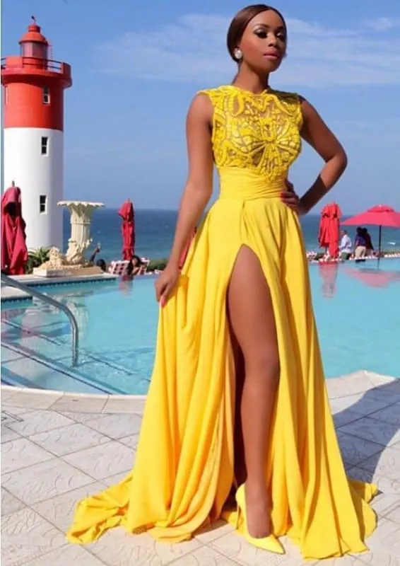 Bridelily Yellow Chiffon Side-Slit High-Neck Sleeveless Sexy Long Evening Dresses